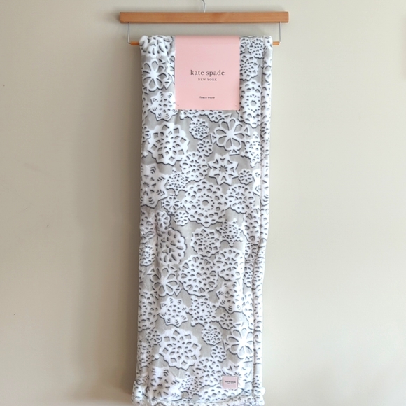 kate spade Other - ❌SOLD❌Kate Spade Paper Snowflake Fleece Throw HTF
